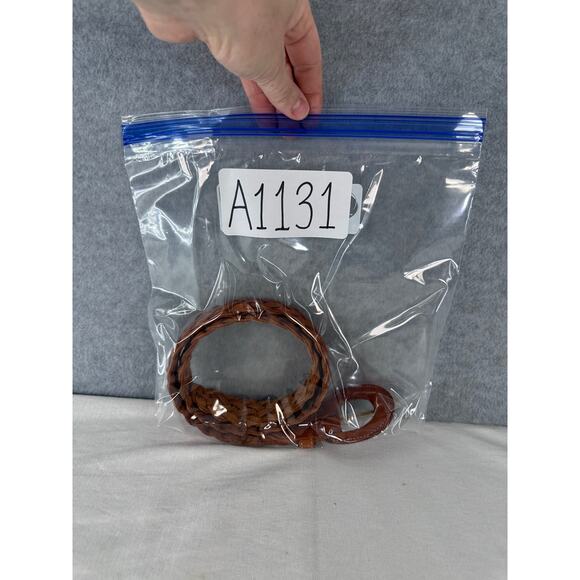 Vintage Woman’s sz S Leather Woven Belt Brown Boho Western Classic Festival - Picture 6 of 6